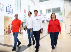 Teresa Leitão acompanha João em agendas no primeiro dia de campanha
