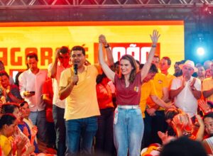 Marília Arraes celebra apoios em novo giro pelo Agreste  