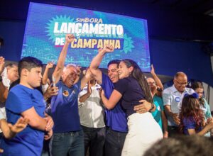 Iza e Túlio Arruda reúnem lideranças no lançamento da campanha em Vitória