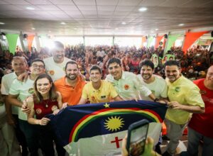 Ao lado de João Campos, Romerinho Jatobá lança candidatura a deputado estadual