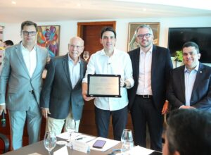 Silvio Costa Filho recebe homenagem por investimentos viabilizados para Pernambuco