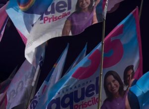 TRE-PE ordena retirada de material da campanha de Raquel Lyra no Cais José Estelita
