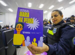 Ipojuca celebra 10 anos da Patrulha Maria da Penha com lançamento de cartilha 