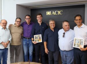 Em Caruaru, Miguel Coelho destaca propostas para economia e saneamento