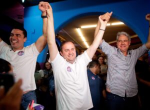 Anderson Luiz inaugura comitê em Caruaru com presença de lideranças políticas 