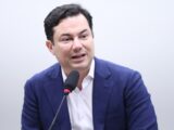 Clodoaldo Magalhães apresenta projeto que amplia reciclagem