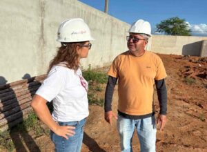 Débora Almeida fiscaliza obra em Belo Jardim e reforça compromisso com transparência