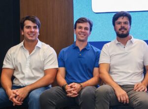 Coelhos dão largada à campanha eleitoral em Petrolina neste domingo (16)