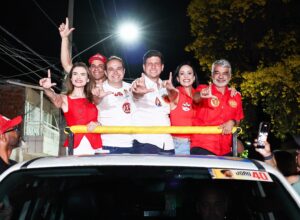 João Campos encerra roteiro pelo Pajeú com carreata em Serra Talhada