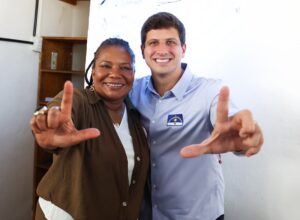 Ao lado de Margareth Menezes, João Campos promete Jogos Escolares da Cultura