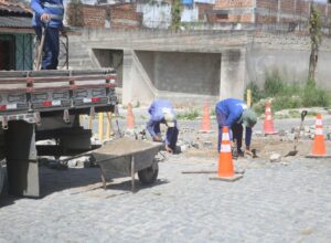 Prefeitura realiza força-tarefa de zeladoria no bairro Cidade Jardim, em Caruaru