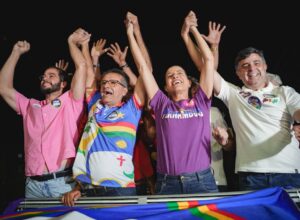 Eduardo da Fonte reúne apoiadores em caminhada por Feira Nova