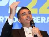 Coluna da terça: currículo da discórdia