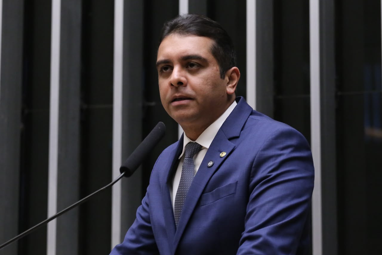 Coluna da segunda: Fernando Rodolfo aposta em lideranças evangélicas