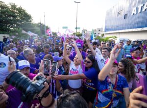 Eduardo da Fonte participa de caminhada em São José da Coroa Grande
