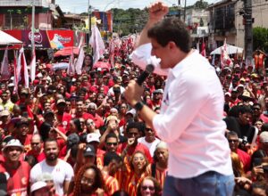 No Cabo, João Campos apresenta plano com 20 mil intervenções de infraestrutura