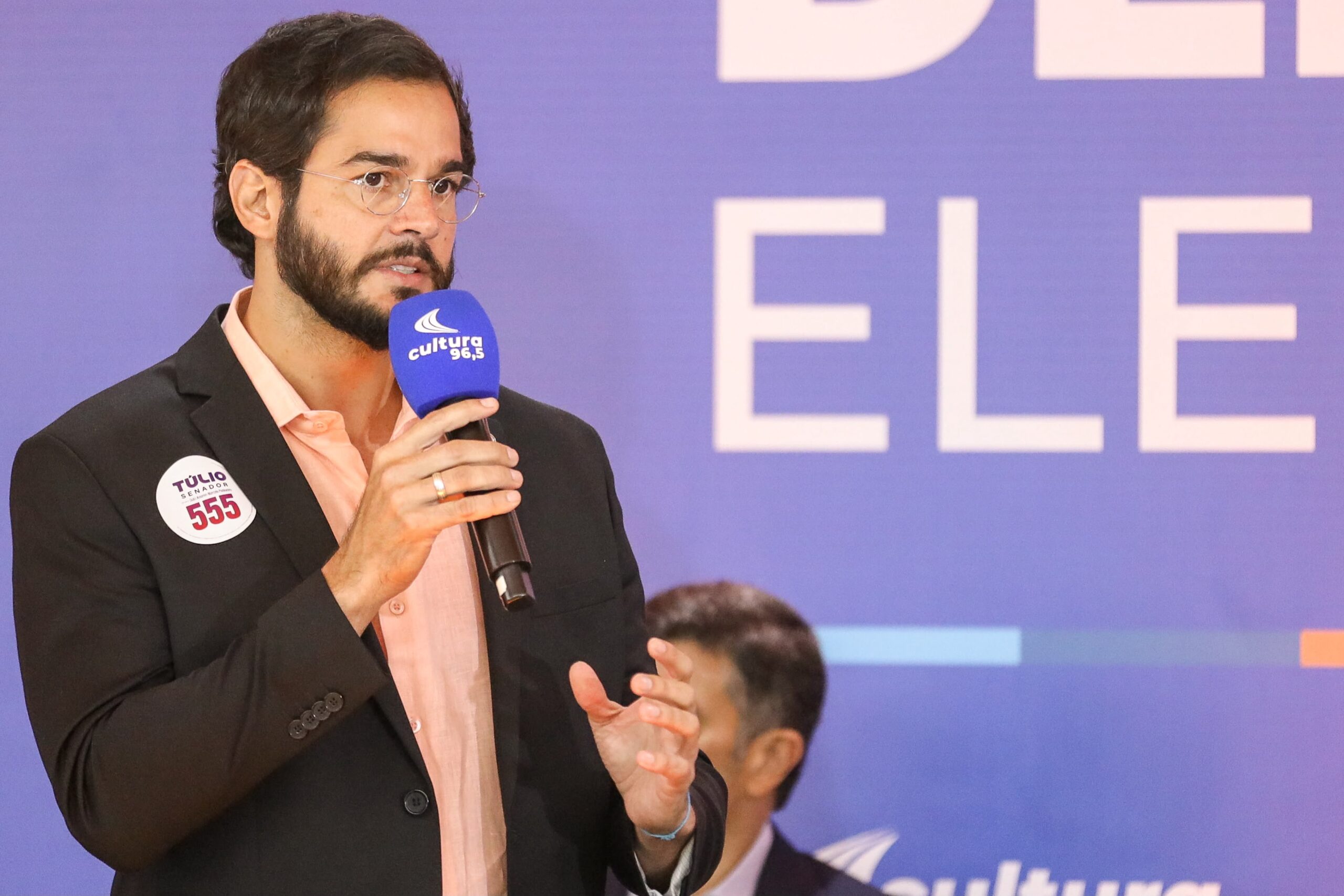 TRE-PE determina retirada de três anúncios de Marília contra Túlio Gadêlha