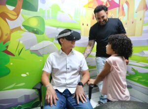  Victor Marques acompanha novo formato de vacinação infantil no Recife