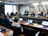 CCJ do Senado aprova PEC que prevê fim da escala 6×1