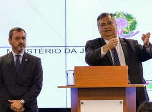 Flávio Dino determina retorno de Andrei Rodrigues à direção da PF