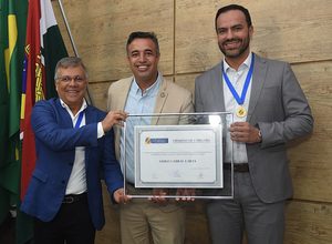 Câmara de Caruaru homenageia empresário e presidente da Neoenergia Pernambuco