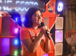 Viviane Facundes realiza porta a porta em Gravatá e reforça candidatura