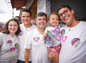 Ao lado de Diego Cabral, Eduardo da Fonte participa de caminhada em Camaragibe