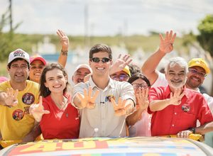 João Campos reúne apoiadores em carreatas por Orobó e Casinhas