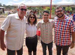Álvaro e Gabriel Porto prestigiam cavalhada da Pedra do Reino