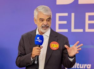 Humberto Costa ganha direito de resposta contra publicação de Thiago Medina