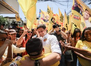 João percorre Entra Apulso e defende mais investimentos em infraestrutura e transporte