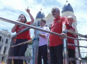 Marília critica Flávio Bolsonaro durante ato com Lula no Recife