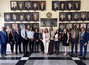 Hélio Guabiraba promove homenagem a Diana Câmara por trajetória no Direito