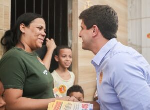 João Campos promete levar pavimentação e saneamento a mais de mil ruas da RMR