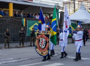 Desfile cívico-militar celebra a independência do Brasil em Pernambuco