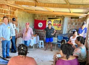 Matuto visita assentamento em Condado e critica ausência do Governo