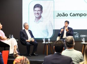 João Campos defende novo modelo para empreendedorismo, crédito e inovação