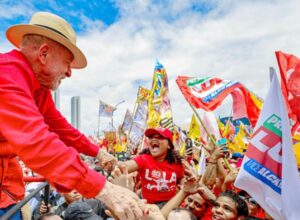 Coluna do sábado: Lula turbina campanha presidencial no Recife