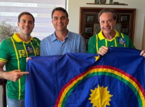Gilson Machado e Gilson Filho acompanham agenda de Flávio Bolsonaro no Recife