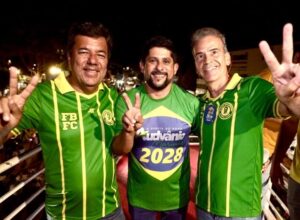Mendonça Filho percorre Itambé em carreata de apoio a Flávio Bolsonaro