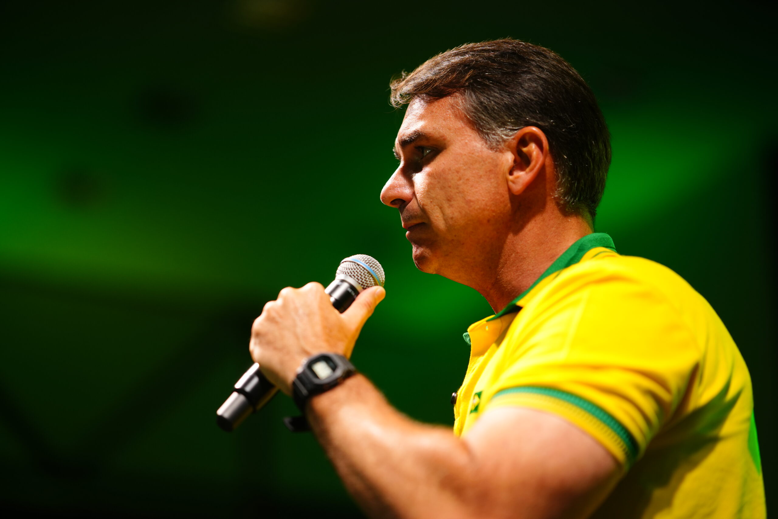 Flávio Bolsonaro conquista apoio da Federação União Progressista