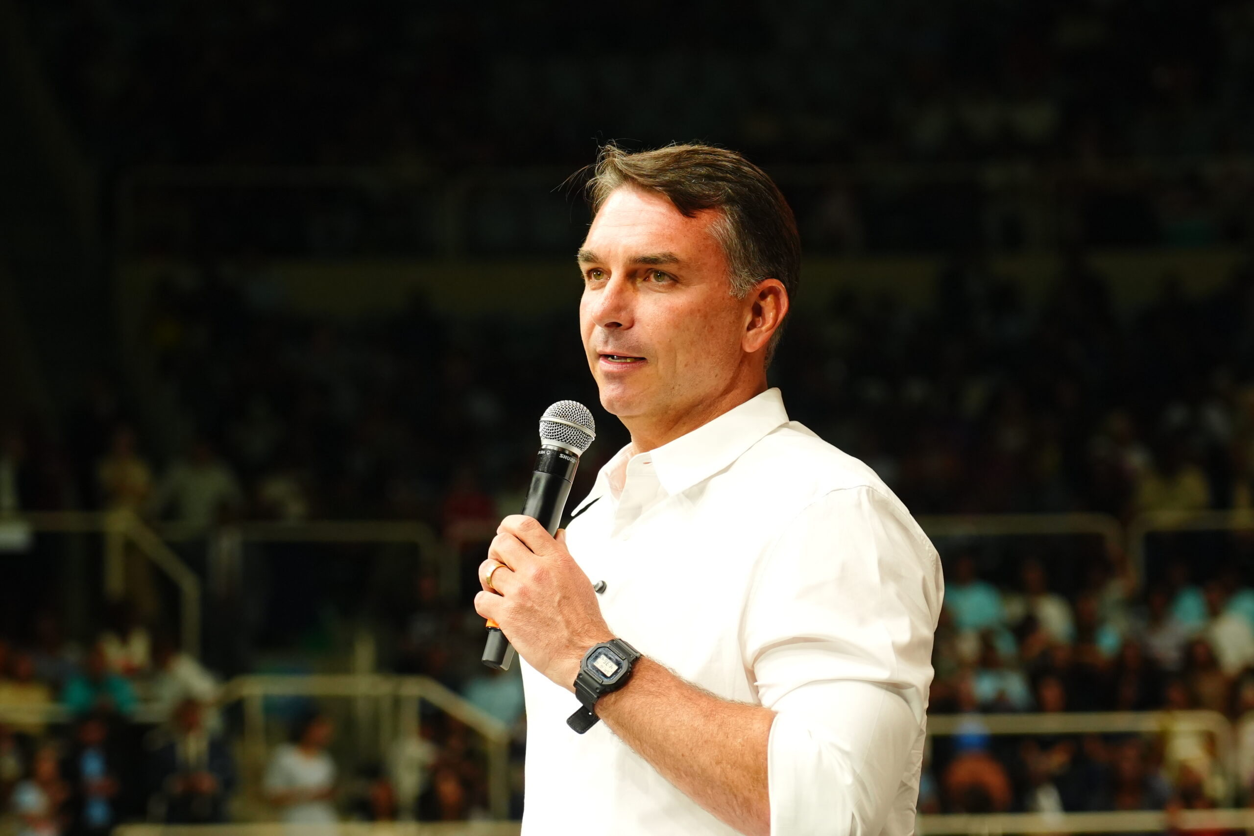 Quaest: Flávio Bolsonaro lidera pesquisa com 46%