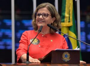 Teresa Leitão propõe política nacional de inclusão nas universidades