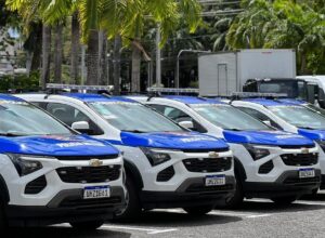 Governo de Pernambuco entrega 300 fuzis e 17 viaturas para as forças policiais