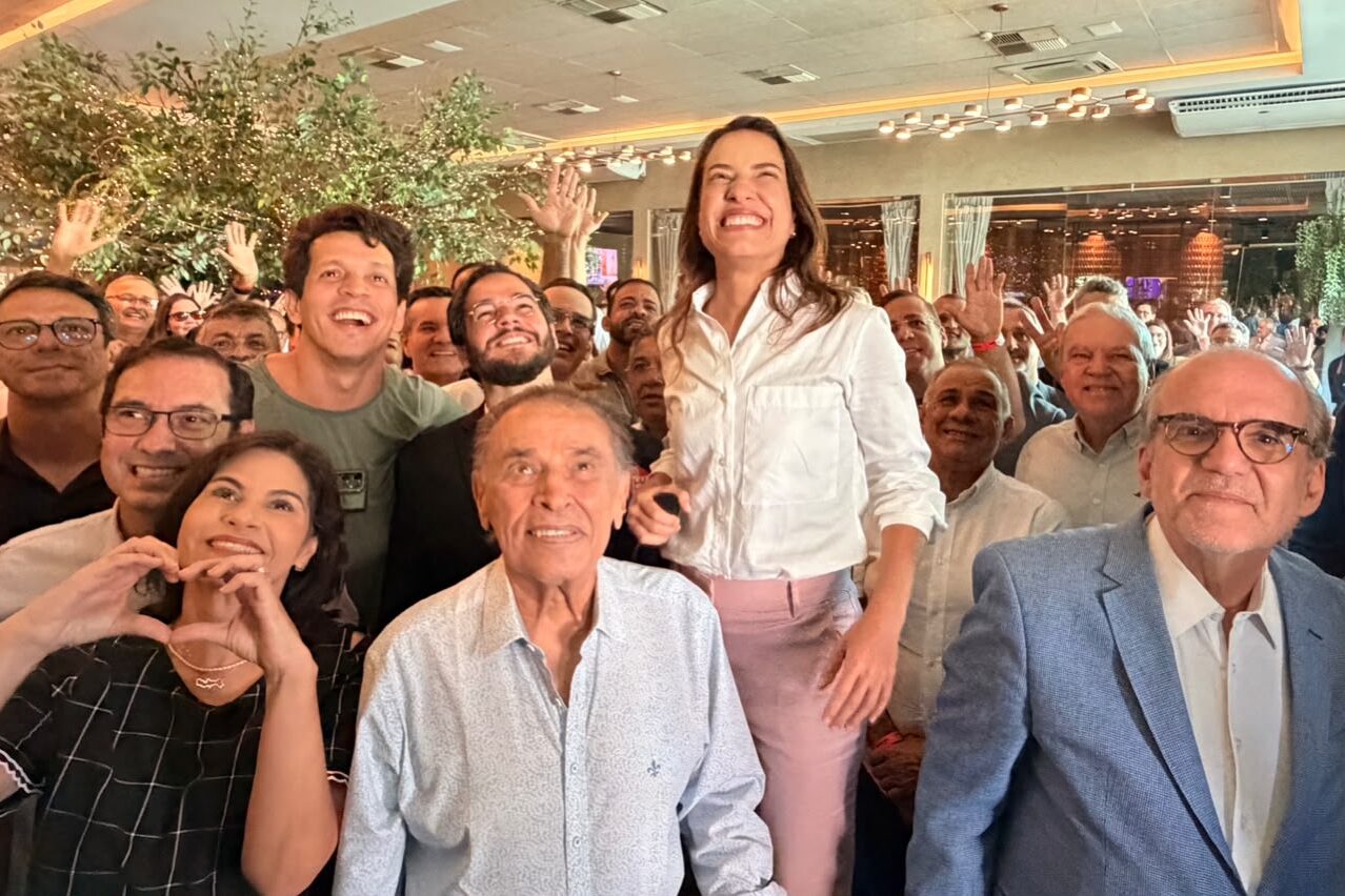 “Tiramos toneladas das costas”, diz Raquel Lyra em almoço com prefeitos e deputados