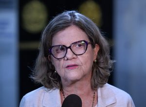 Teresa diz que governo não cederá a “chantagem” da oposição sobre maioridade penal