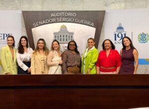 Janaína Uchoa amplia articulações políticas e atuação em defesa das mulheres