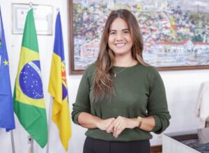 Mirella antecipa pagamento de outubro para servidores de Olinda