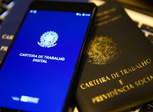Desemprego cai para 5,2% no Brasil, aponta PNAD