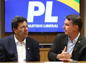 Coluna da segunda: Mendonça articula apoio de prefeitos a Flávio Bolsonaro